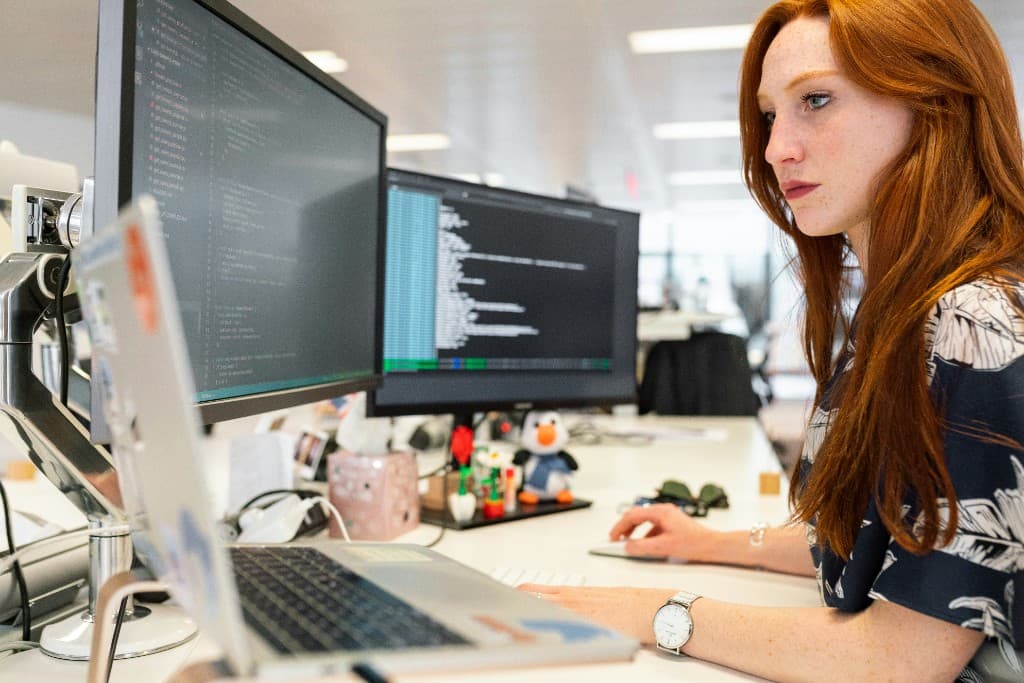 Custom software development services by Vexoweb in Eastern Province, Sri Lanka